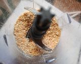Foto langkah ke 1 dari resep Choco Coffee Cracker Mousse.