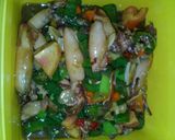 Foto langkah ke 3 dari resep Cumi pedes cabe ijo kuah saos tiram.