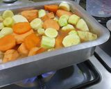 Foto langkah ke 4 dari resep صينية خضار ودجاج/chiken and vegetable stew.