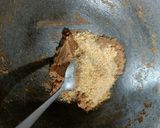 A picture of step 4 of Chikoo Halwa.