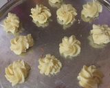 Foto langkah ke 4 dari resep Sagu Keju Spesial (Putih telur).