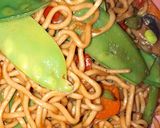 Foto del paso 5 de la receta: Noodles con verduras (Yakisoba fácil)