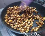 A picture of step 2 of Gud Chana.