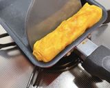 A picture of step 4 of Japanese-Style Tamagoyaki with Imitation Crab and White Dashi (1 Egg Version).