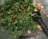 Foto langkah ke 3 dari resep Oseng Daun Pepaya.
