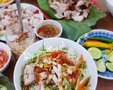 Hình bước làm 8 của món Bún mắm thịt heo (heo quay + heo luộc)