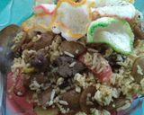 Foto langkah ke 2 dari resep Liwet goreng sosis, baso ati ayam.