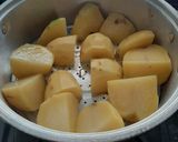 Foto langkah ke 1 dari resep Stik Kentang Keju (Potato Cheese Stick).