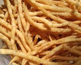 Foto langkah ke 6 dari resep Keripik Bawang / Stik Bawang Asli Renyah Anti Gagal.
