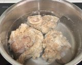 Hình bước làm 1 của món Canh Dưa Cải Chua Hầm Xương