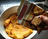 A picture of step 2 of Aloo paratha.