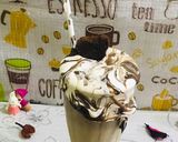 A picture of step 4 of Leftovers brownie/ chocolate cake shake.