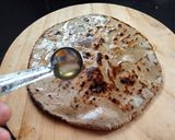 बाजरे की रोटी (Bajre Ki Roti Recipe In Hindi) रेसिपी चरण 4 फोटो