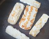 Une image de l'étape 2 de Asperges et halloumi grillées sauce mentholée.