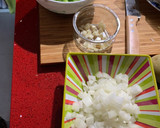 Foto del paso 2 de la receta: Salmón con patatas fritas y pimientos fritos
