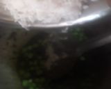 A picture of step 3 of Green peas pulav.