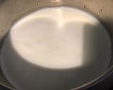 Une image de l'étape 3 de Flan pâtissier aux raisins de corinthe et vanille pâte brisée au rhum.