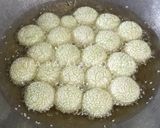Foto langkah ke 6 dari resep Onde-Onde Pandan Mini.