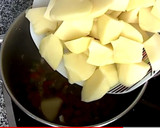 Foto del paso 5 de la receta: Estofado de patatas y costillas de cerdo