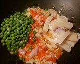 Foto del paso 4 de la receta: Wok de arroz basmati con almejas y sepias en salsa de soja