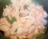 A picture of step 2 of Pea soup with chicken and smoked sausage.