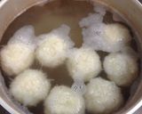 A picture of step 10 of Kartoffelklöße: German Potato Dumplings (using raw potatoes).