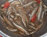 Hình bước làm 6 của món Cá cơm kho