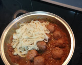 Foto del paso 9 de la receta: Tallarines con albóndigas