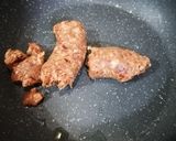 A picture of step 1 of Eggs with Longaniza 🍳.