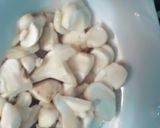 صورة لخطوة 1 من وصفة فطور يوم الجمعه فطر 🍄😍 طازج مع بيض