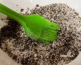 A picture of step 4 of Crispy Kale Chips.