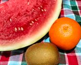 Foto langkah ke 1 dari resep Es Loli Buah (Semangka Kiwi Jeruk).