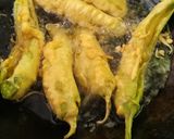 A picture of step 3 of Mirchi pakoda.