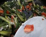 A picture of step 5 of Okra (Bhindi) Sabzi.