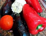 Foto del paso 2 de la receta: Ensalada de pimientos, berenjenas y tomates confitados al horno