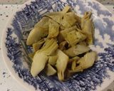 Foto del paso 3 de la receta Alcachofas salteadas con bacalao