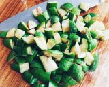 A picture of step 1 of Feijoa Chutney.