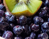 Foto del paso 4 de la receta: Smoothie bowl de yogur griego con corazón de mantequilla de maní 🥜 🥣