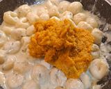 Foto del passaggio 5 della ricetta Gnocchi con Zucca, Guanciale e Formaggio Erborinato