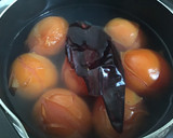 Foto del paso 3 de la receta: Manitas de puerco con tomate