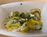 Une image de l'étape 4 de Salade de tomates, concombre et poireaux marinés à la feta.