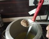 A picture of step 3 of Matar soya chunk pulao.