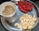 A picture of step 1 of Kachri chutney.