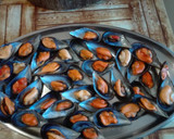 Foto del paso 2 de la receta: Mejillones rellenos de salsa tártara