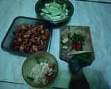 Foto langkah ke 1 dari resep Kerang bumbu kuning "isi ranjau".