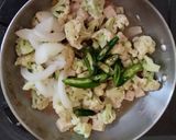 Foto langkah ke 4 dari resep Tumis Kembang Kol Saus Tiram.