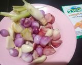 Foto langkah ke 1 dari resep Ayam ungkep bumbu lengkuas.