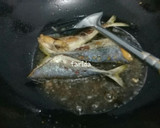 Foto langkah ke 1 dari resep Ikan Dencis Bumbu Kuning.