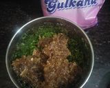 A picture of step 2 of Paan Thandai.