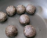A picture of step 4 of Kavuni Arisi (Black rice) Ladoo.